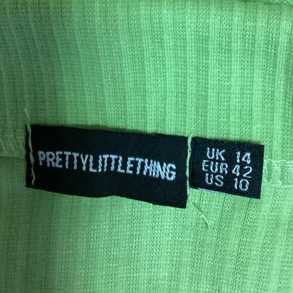 Pretty Little Thing Green Rib Double Zip Collared Short Sleeve Polo Crop Top 10 - Picture 3 of 4
